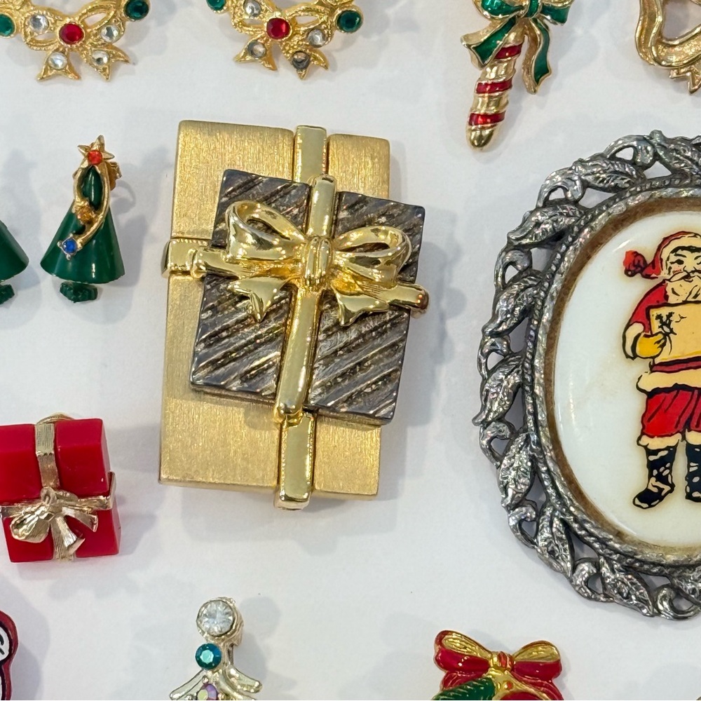 Vintage Christmas Jewelry Lot Avon Eisenburg Ice Candy Cane Brooch Rhinestone - Picture 11 of 16